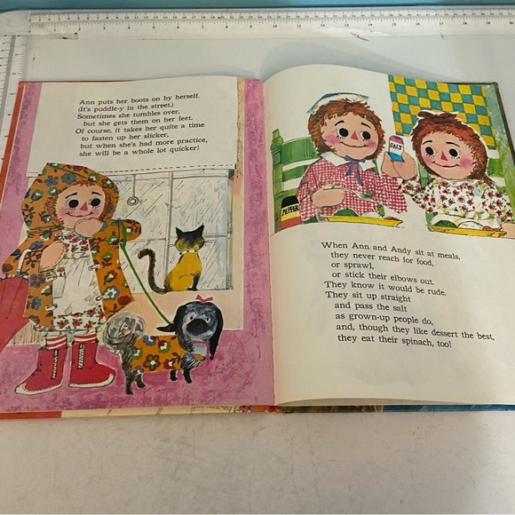 🛍️3/$30‎ Vintage 1976 raggedy Ann hardcover  book - Picture 4 of 14